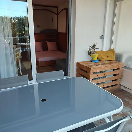 Port De 4 Personnes Avec Terrasse Apartament Hyères