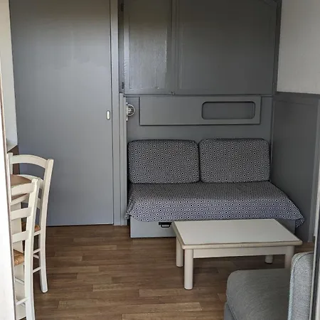 Apartament Port De 4 Personnes Avec Terrasse Hyères